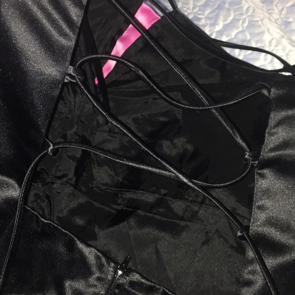 Cherry Blossom like flowers 🌸 long satin gown Black/Pink 🌸 - Picture 7 of 9